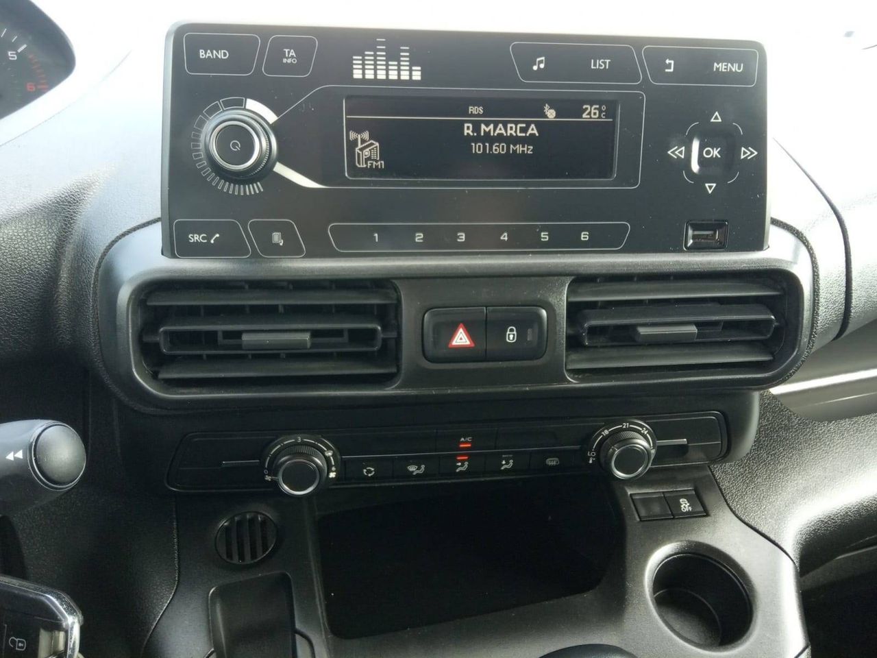 Peugeot Partner   Standard 600kg BlueHDi 73kW Pro