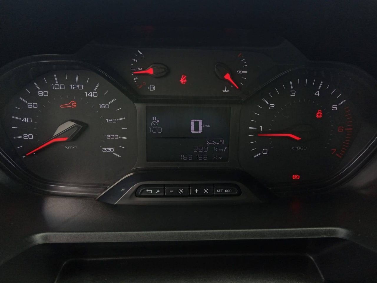 Peugeot Partner   Standard 600kg BlueHDi 73kW Pro
