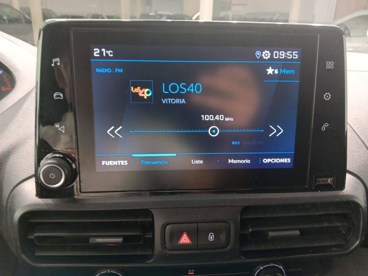 Peugeot Partner   Standard 600kg BlueHDi 73kW Premium