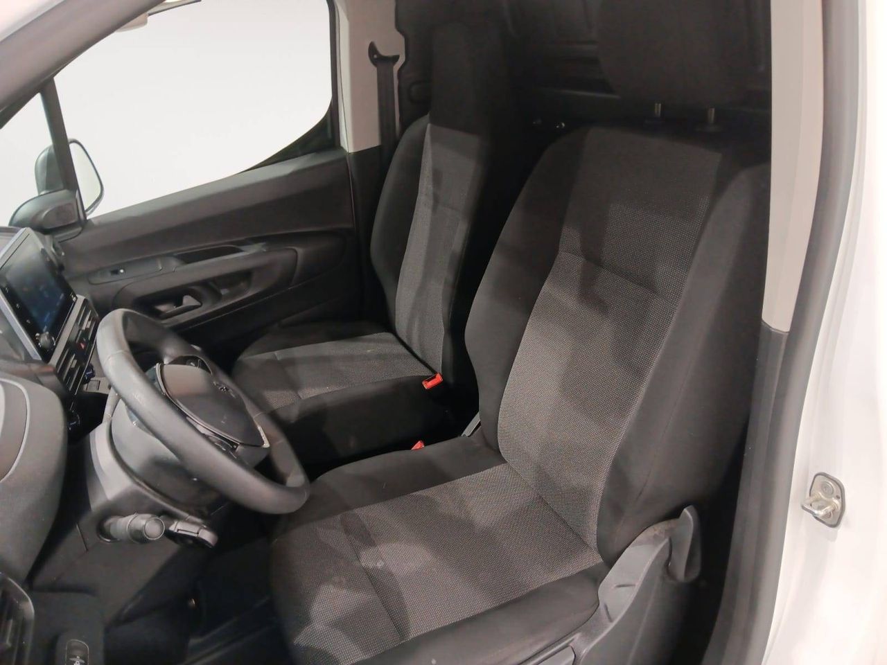 Peugeot Partner   Standard 600kg BlueHDi 73kW Premium