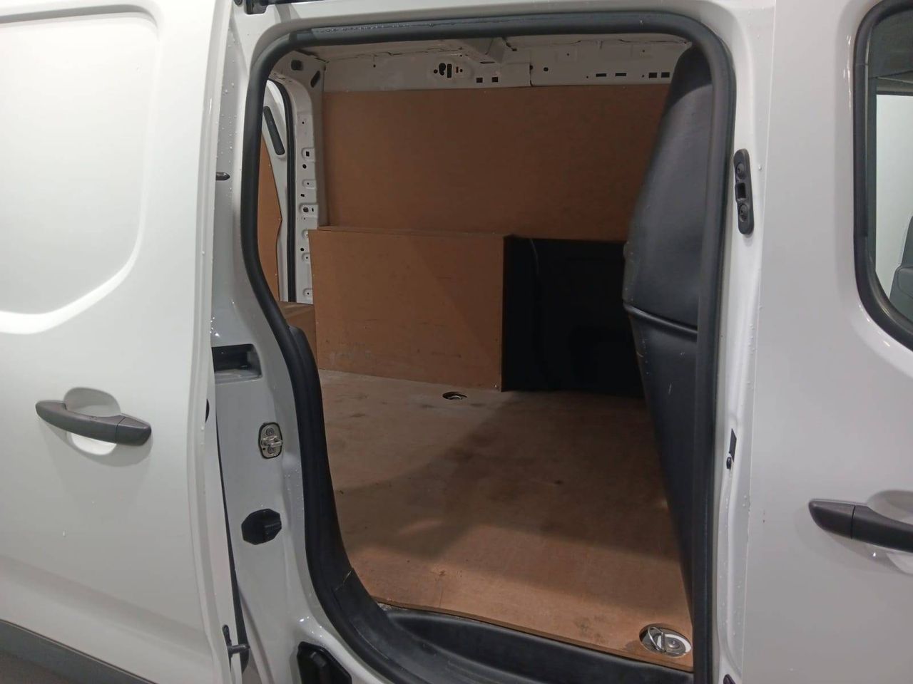 Peugeot Partner   Standard 600kg BlueHDi 73kW Premium