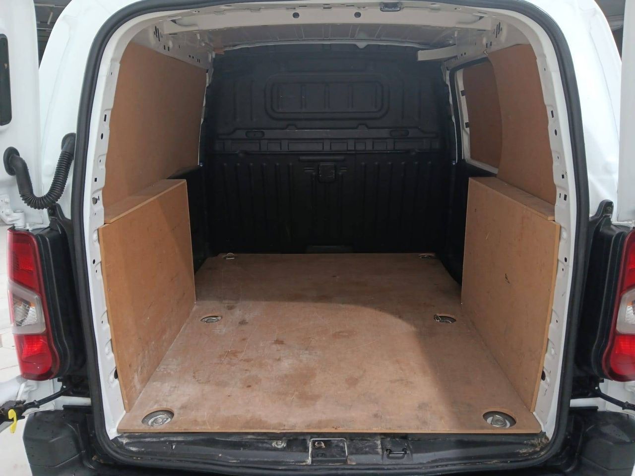 Peugeot Partner   Standard 600kg BlueHDi 73kW Premium