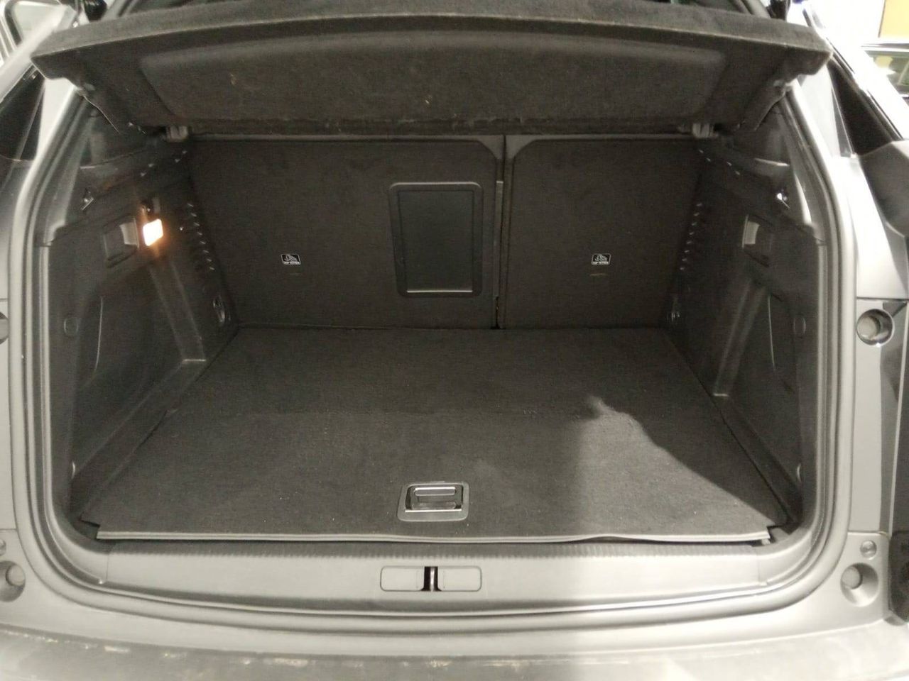 Peugeot 3008  300 e-EAT8 GT