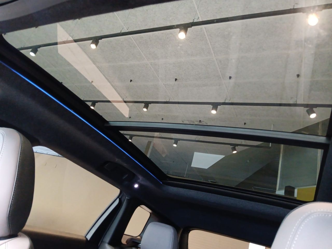 Jeep Compass 1.6 PHEV 225HP First Edition AT