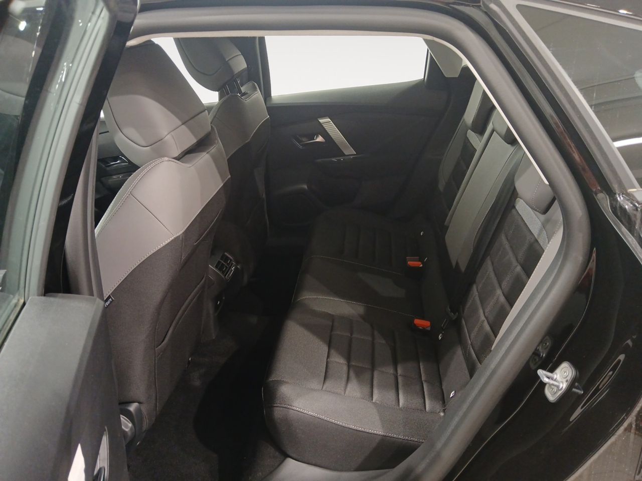 Citroën C4 Hybrid 145 ë-DCS6 Plus