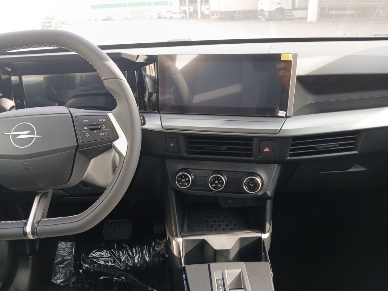 Opel Frontera 1.2T XHT Hybrid eDCT6 81kW Edition