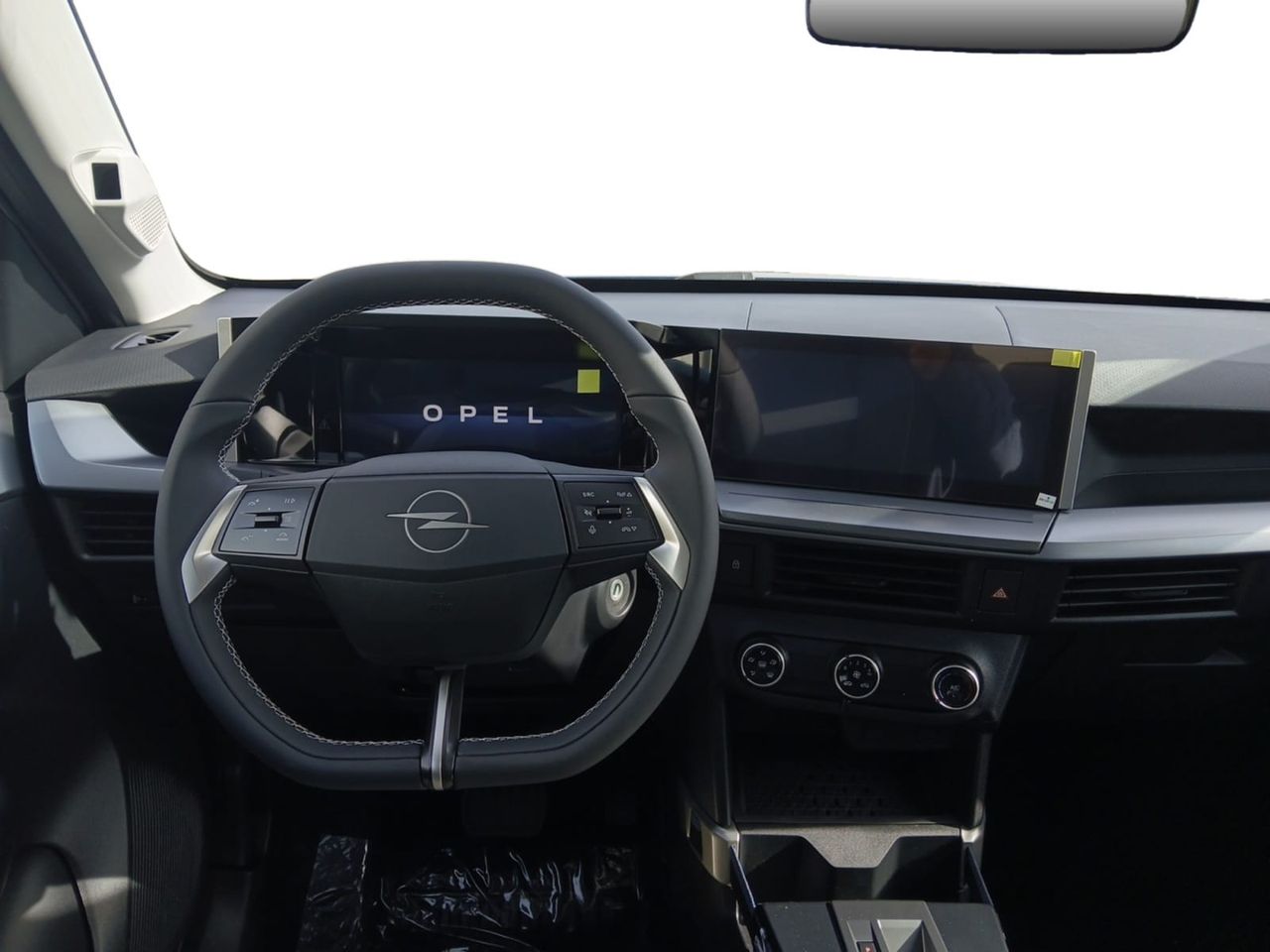 Opel Frontera 1.2T XHT Hybrid eDCT6 81kW Edition